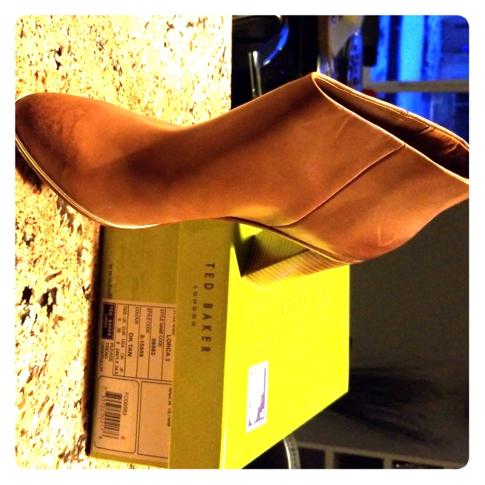 Ted Baker NIB size 39 (8) brown boots